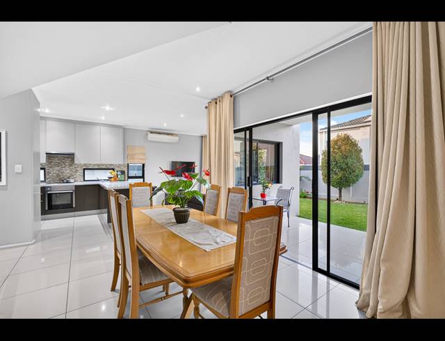 4 BEDROOM HOUSE FOR SALE IN LONEHILL